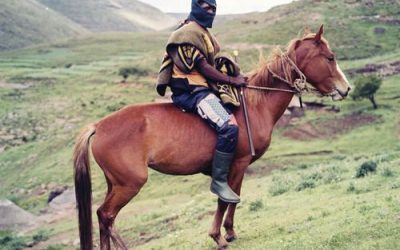 SUENA EL TAM TAM: LOS VAQUEROS DE AFRICA: LA FASCINANTE HISTORIA DE LOS JINETES BASOTHO